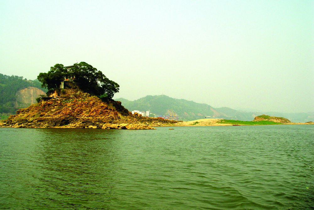 ">系龙洲 /a>位于 a target="_blank" href="/item/梧州/274337" data