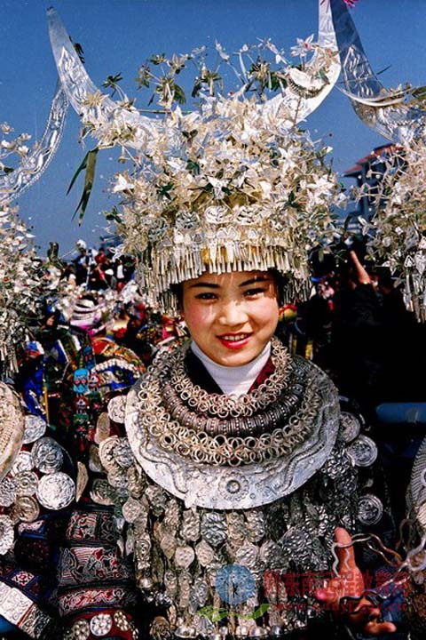 中国少数民族服装_百度百科