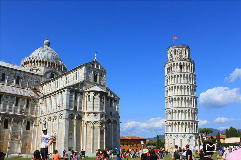 torre pendente di pisa或torre di pisa,英语:leaning tower of pisa