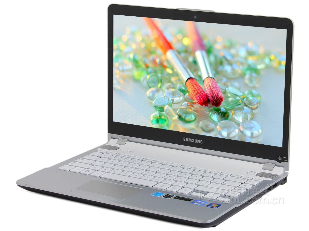 三星q470-qt01笔记本采用14寸液晶屏,采用nvidia geforce gt 650m独立