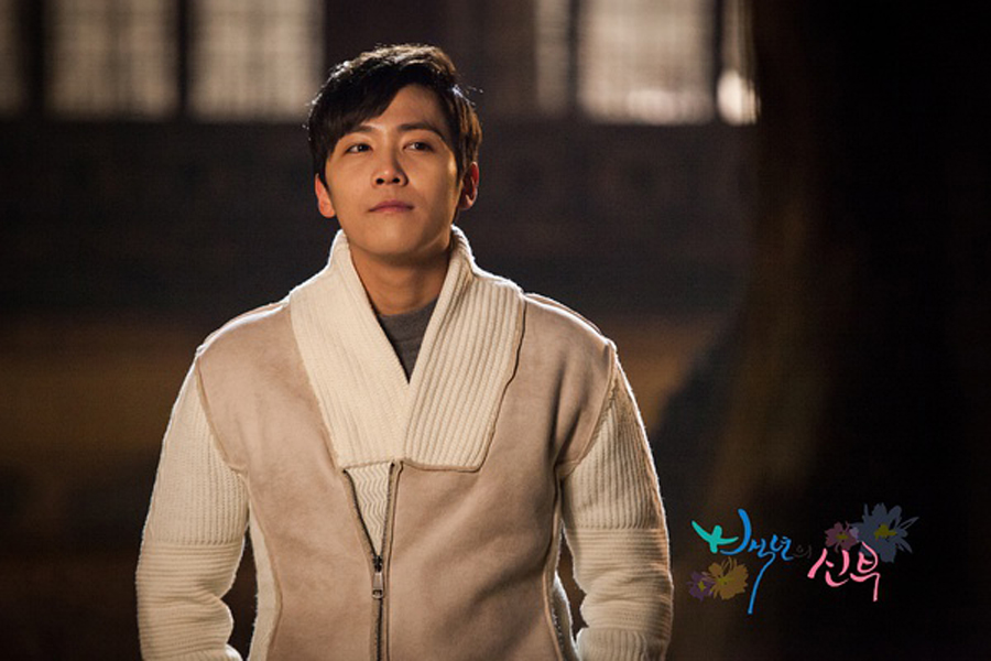  p>李洪基(         ),1990年3月2日出生于韩国京畿道城南市盆唐区