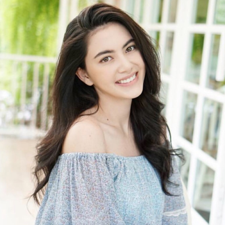 data-id="gnx1x0f10o">黛薇卡·霍内(mai),1992年5月16日出生于泰国