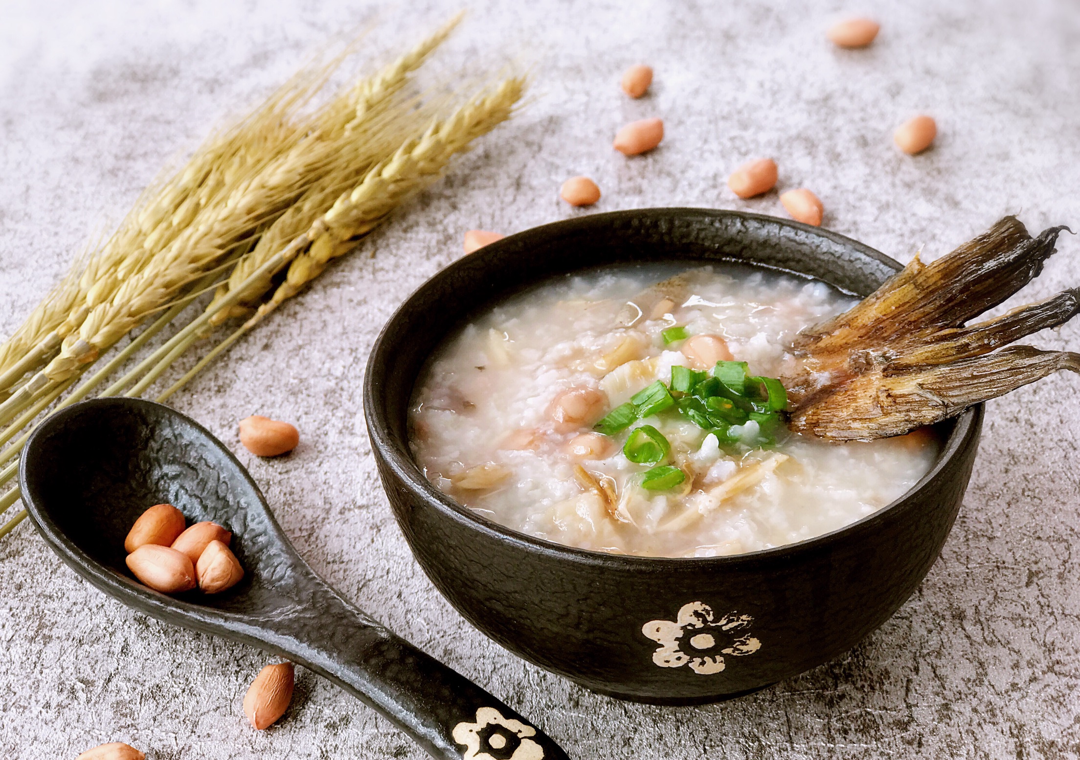 柴鱼猪骨花生粥