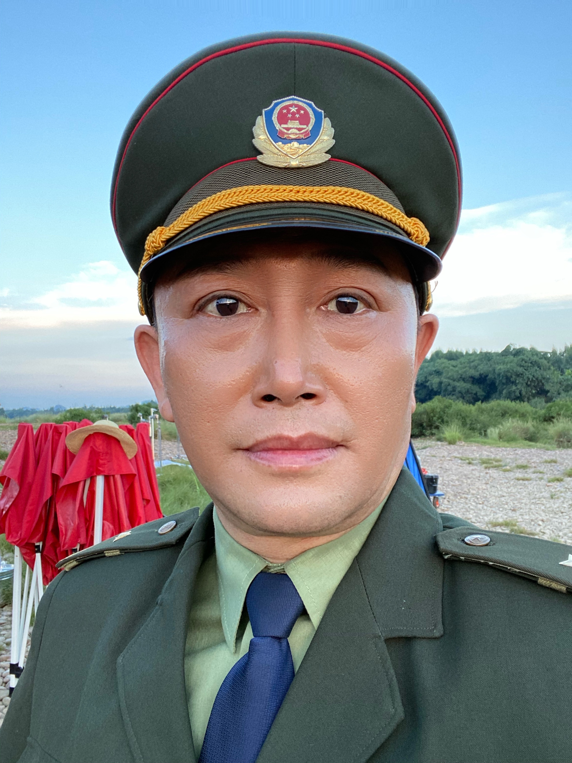  p data-id="tkgljxciwckr">演员肖伟,中国内地影视男演员,先后参与了