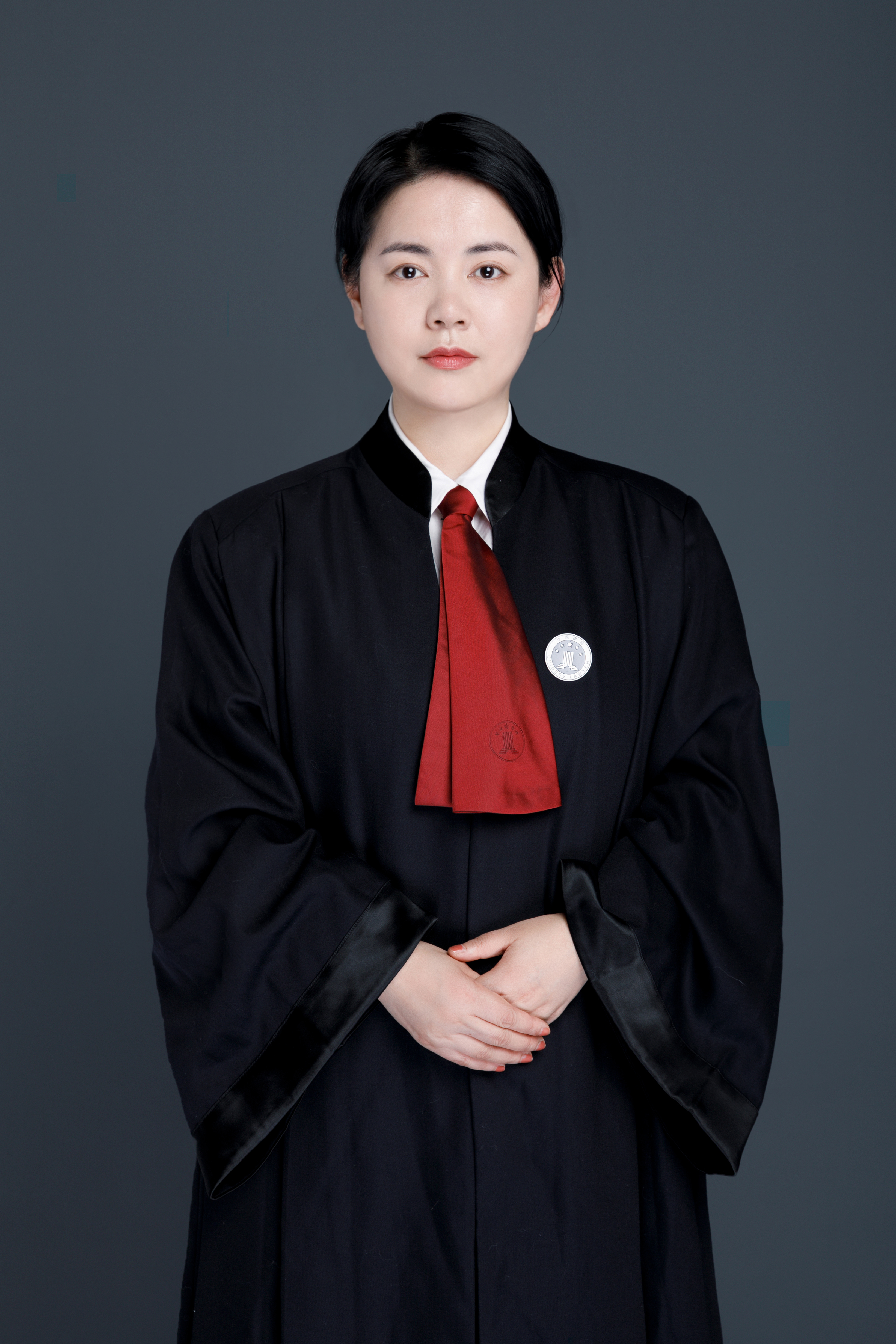 熊英,女,北京京师律师事务所合伙人,<a target="