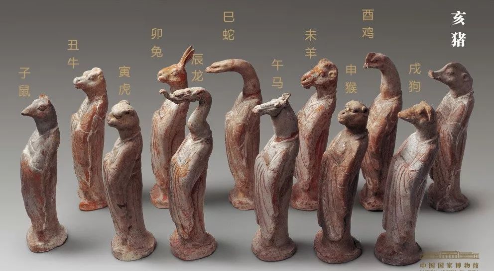 中国、漢加彩猪 中国、漢加彩猪