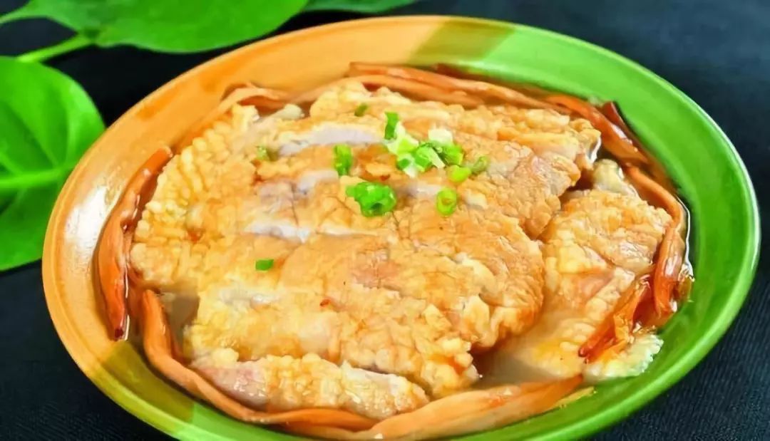  p data-id="gnbkkoe188">蒸酥肉在四川地区极为常见,也是一道传统