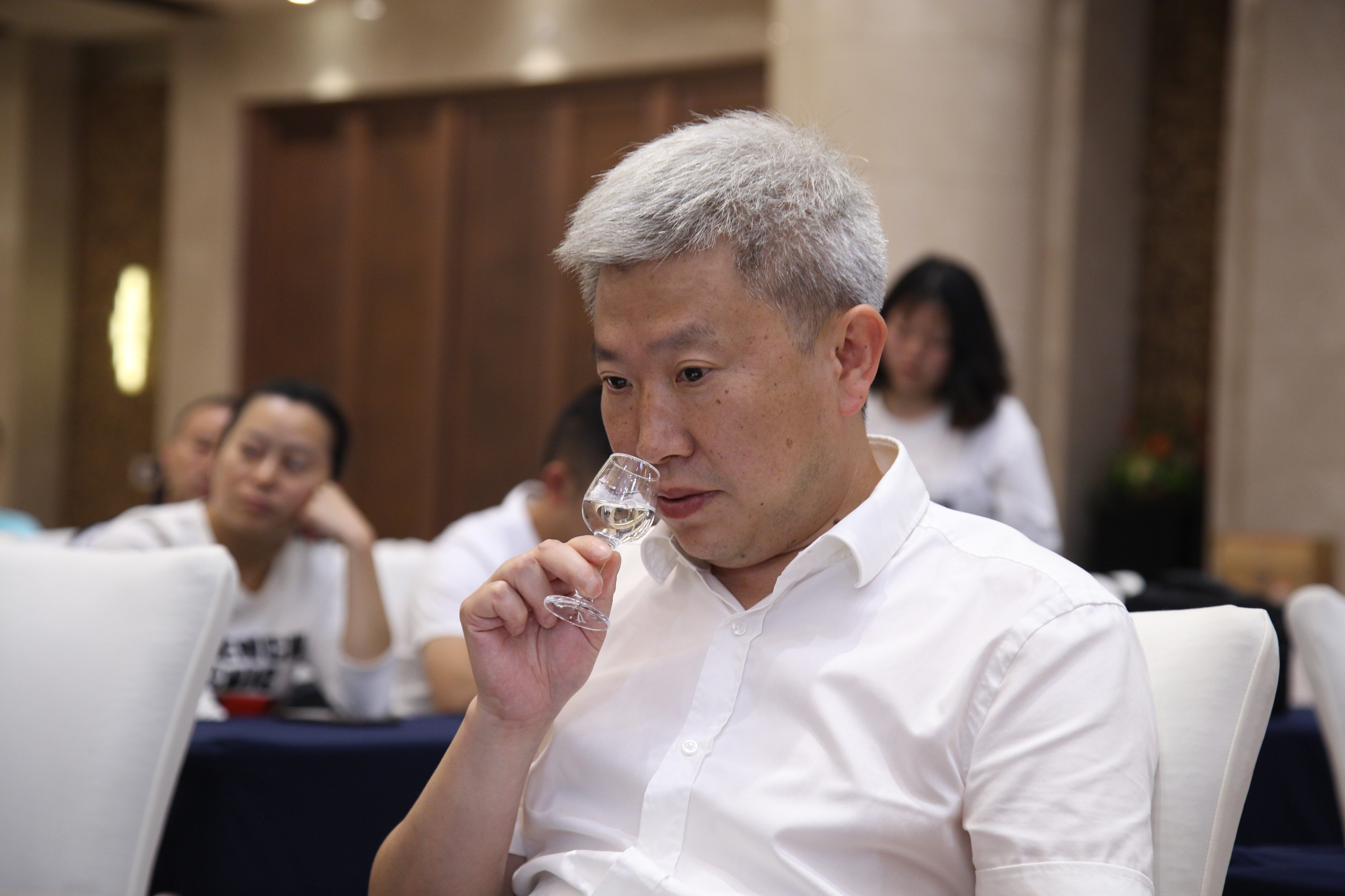 data-lemmaid="525795">仁怀市 /a>茅台镇人,中国首届酱香酒酿酒大师