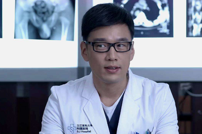  p data-id="synunp9wfbir">肖程,是现代时尚医疗职场剧《产科医生》