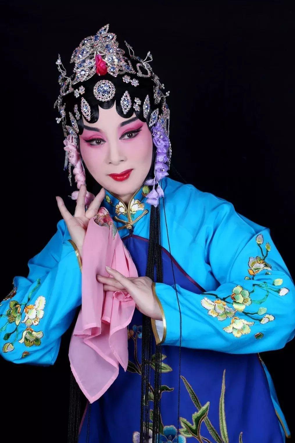  p>《苦媳妇自叹》是 a target="_blank" href="/item/黄梅戏/2677"
