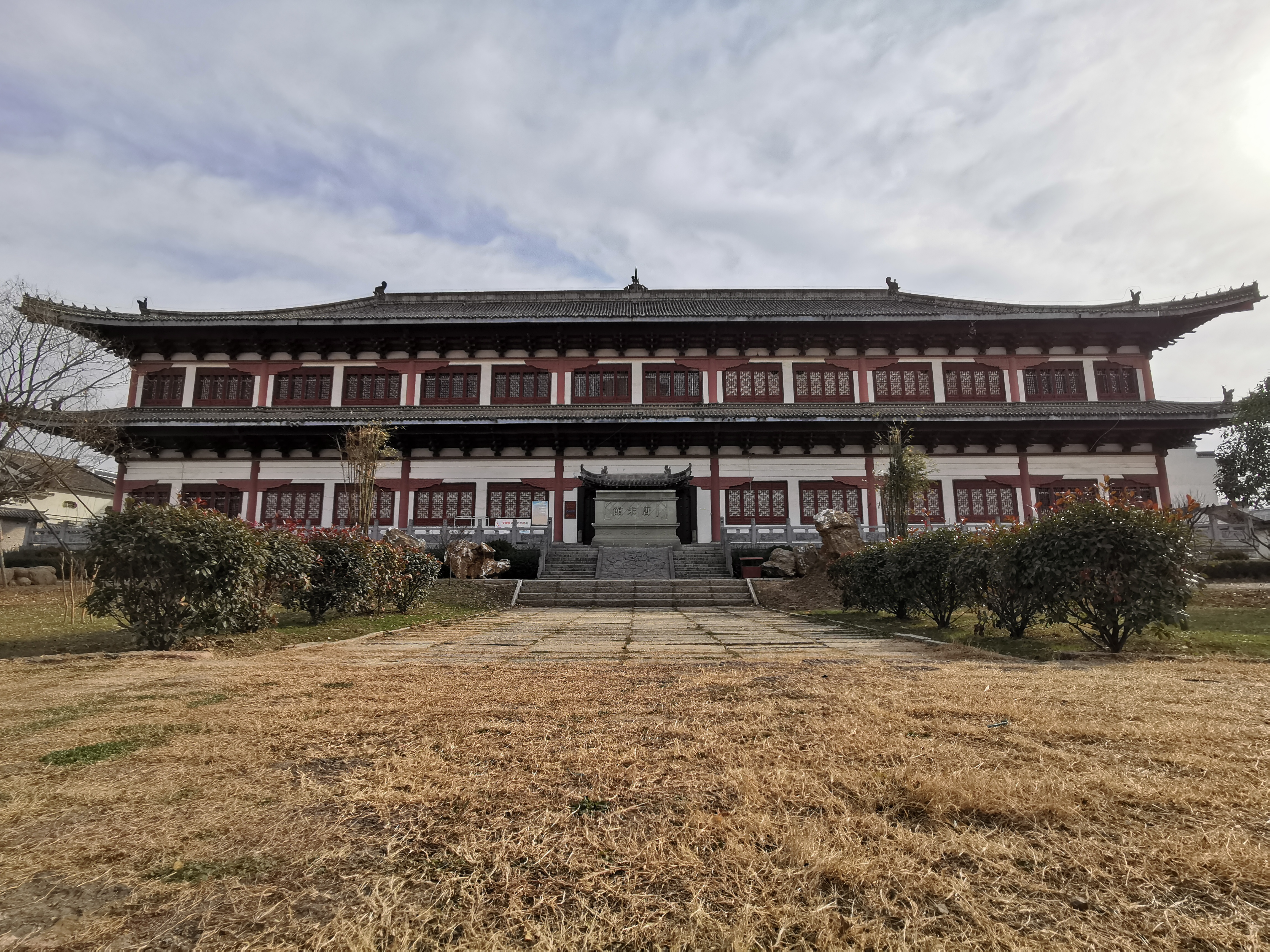  p>紫水塔位于河南省信阳市 a target="_blank" href="/item/光山县">