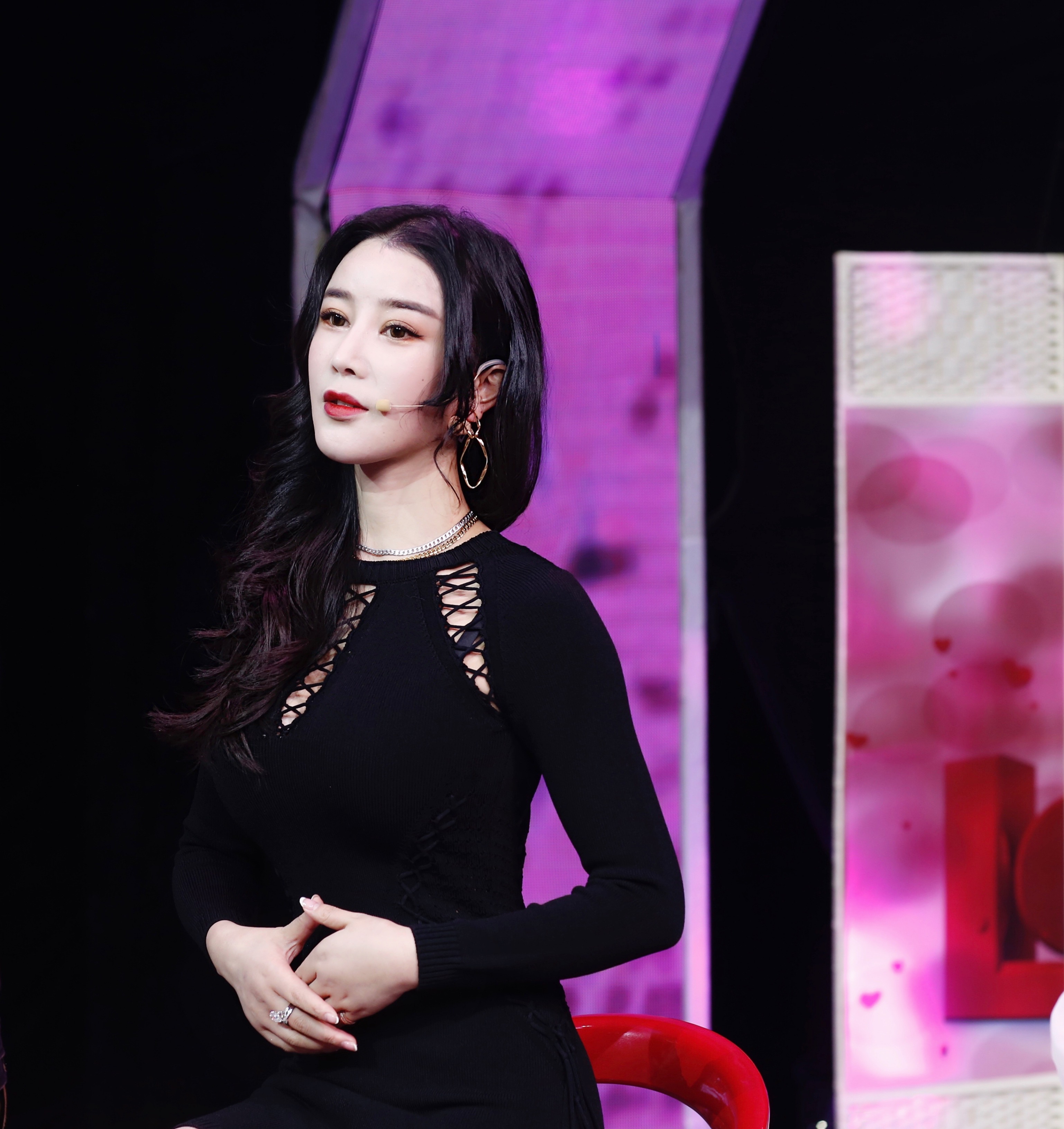  p>侍宣如,中国内地女演员,歌手.