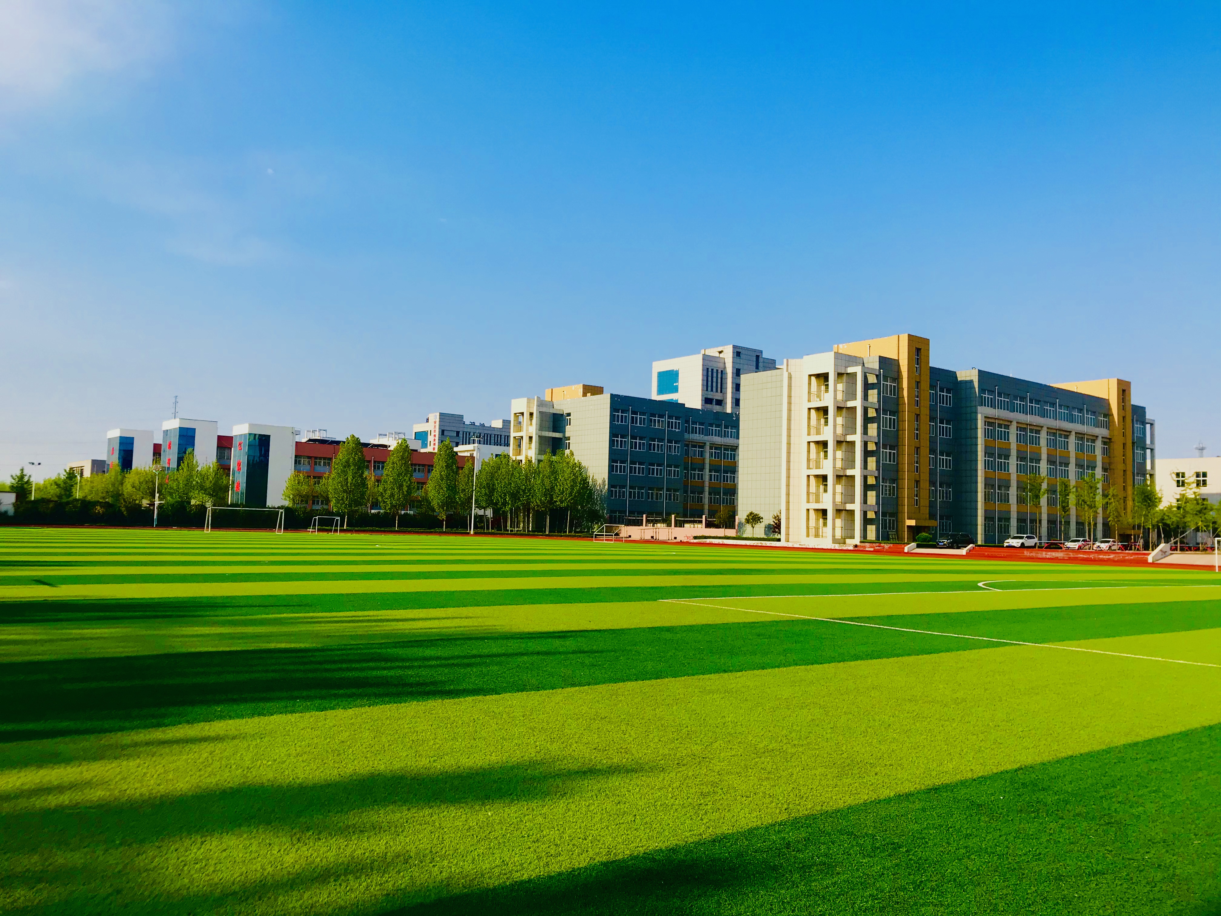 山东省安丘市实验中学