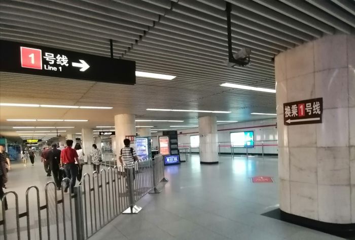 上海体育馆地铁站