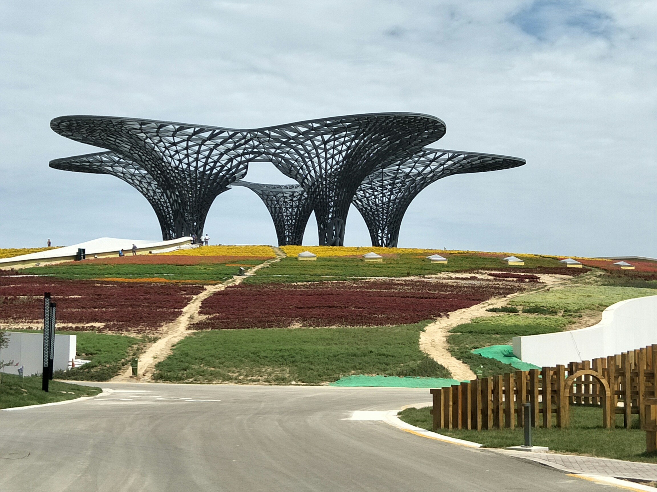  p data-id="tz7qf8xcrqqp">衡水园林博览园位于滨湖新区,主园区有3大