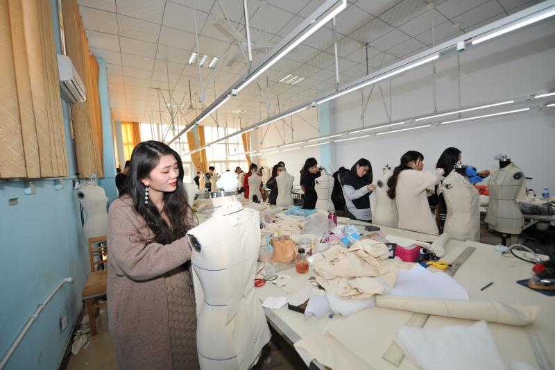 河南东华服装学校