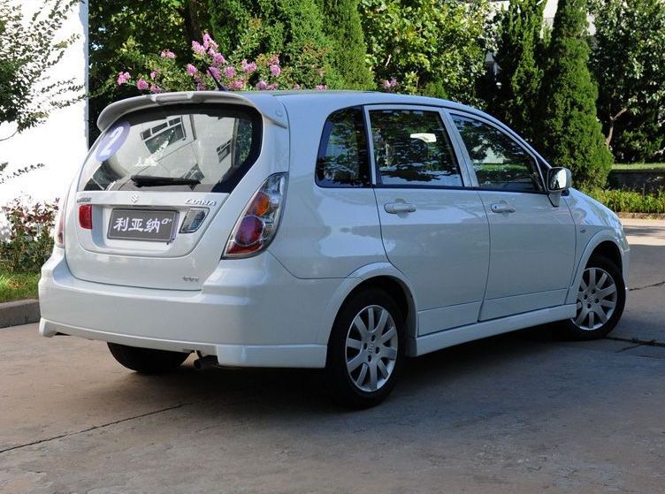利亚纳汽车