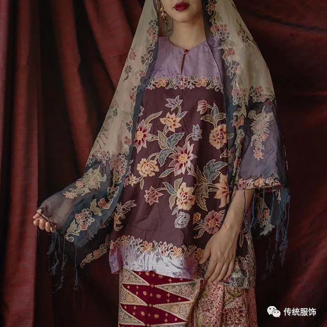 峇迪(Batik)蜡染：南洋各地的不同风格和纱笼的穿搭介绍_百科TA说