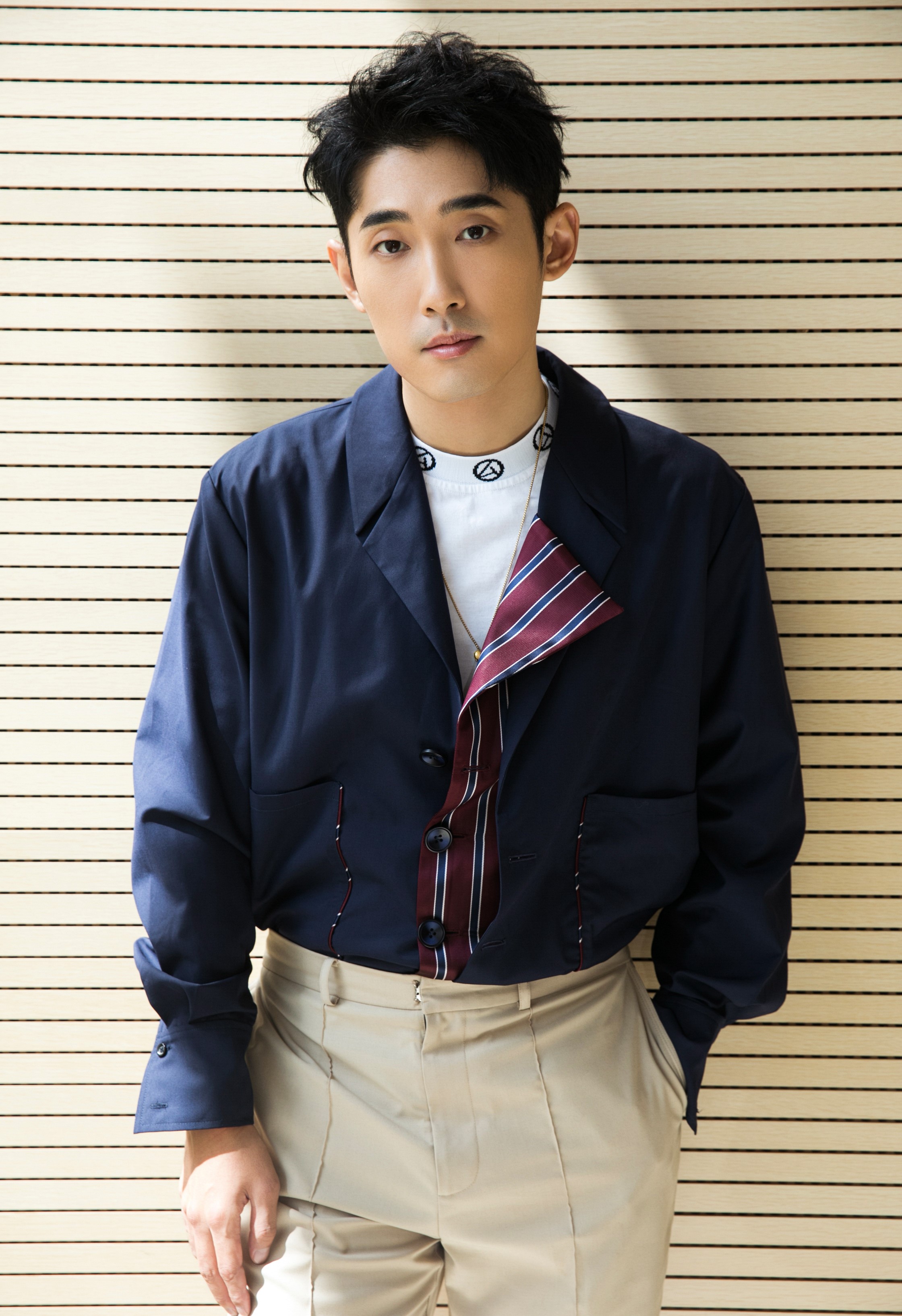  p data-id="gnx60w039n">陈牧扬 i>(原名陈