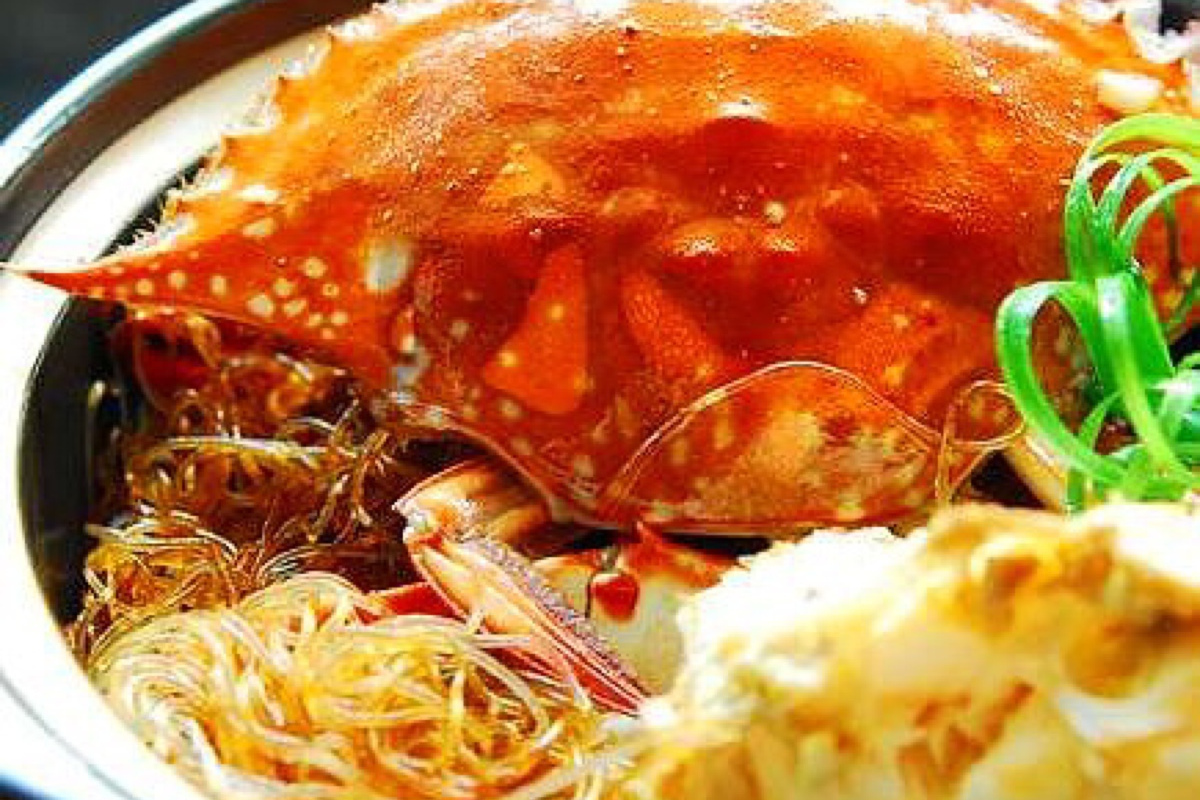  p data-id="gnfe71yu6p">海蟹粉丝煲,秋天的螃蟹既多膏肉也结实,放在