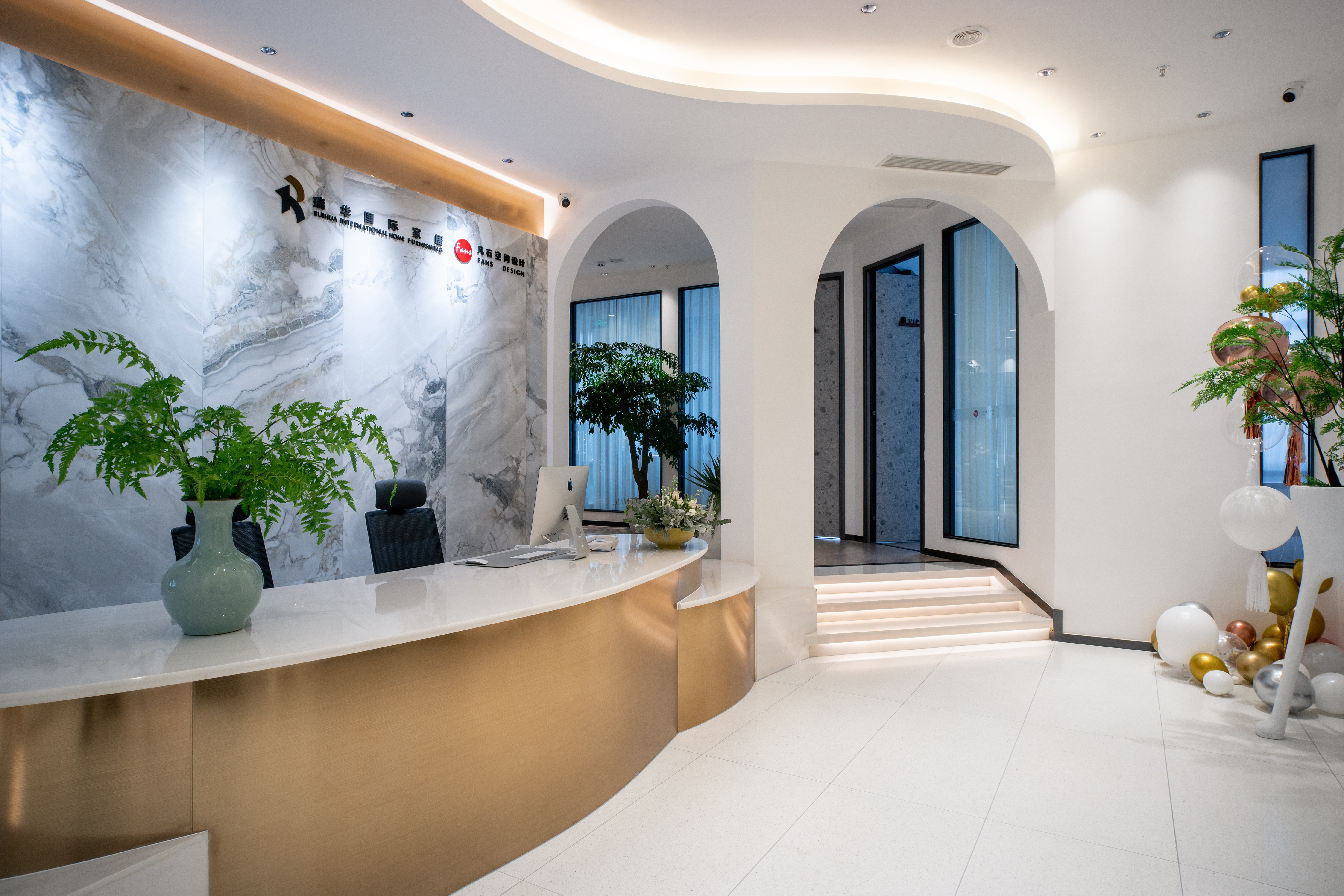 法定代表人蒋龙,公司经营范围包括:室内外装饰装修工程,建筑工程,建筑