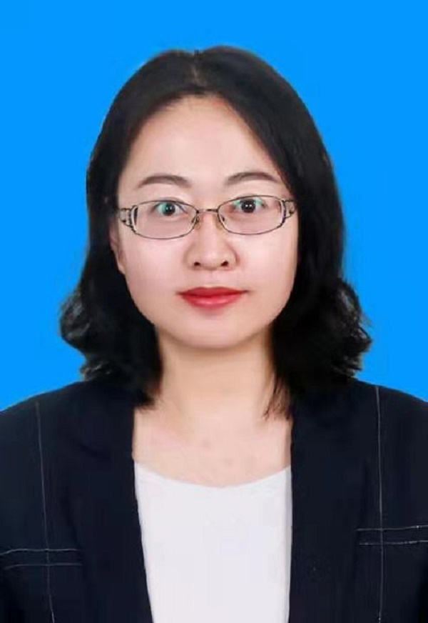 女,汉族,无党派人士,大学本科学历,1980年11月出生,内蒙古丰镇市人