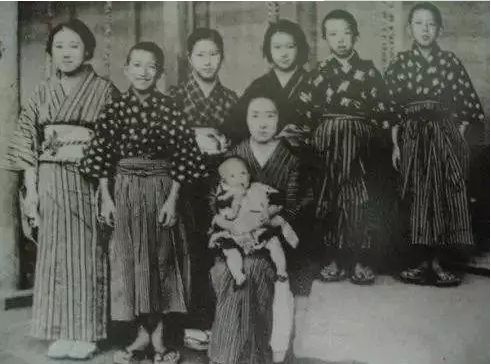 日本作家太宰治——灿烂多感而又凄美悲凉的一生_百科TA说