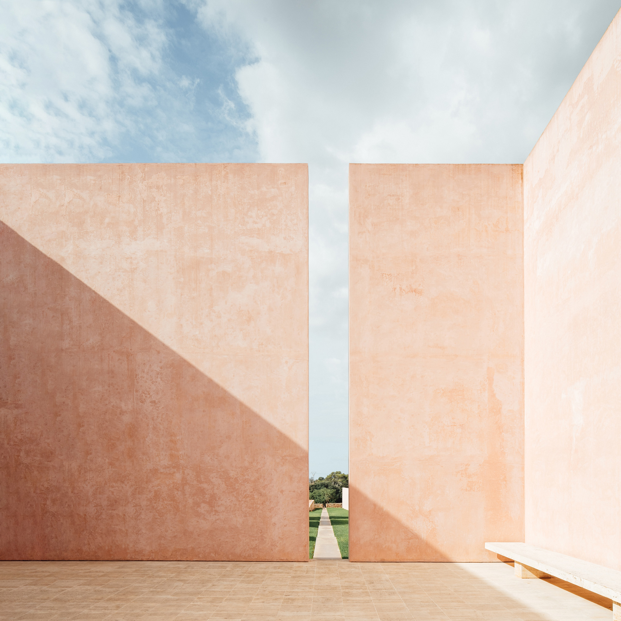  p data-id="sd7vevqp0z3p">claudio silvestrin是当代建筑师,被誉为"