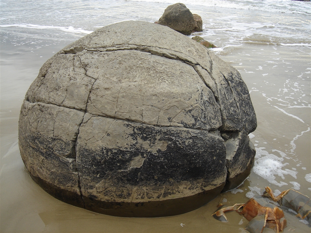 moeraki boulders