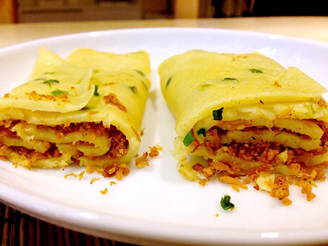香葱鸡蛋肉松卷饼