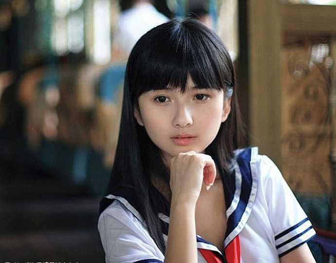 童颜女是娃娃脸的意思,洋溢着青春,时尚又美丽动人的幼女 a target="