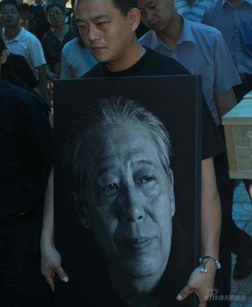  p>文兴宇(1941年8月6日—2007年7月30日),祖籍山东,出生于辽宁省丹东