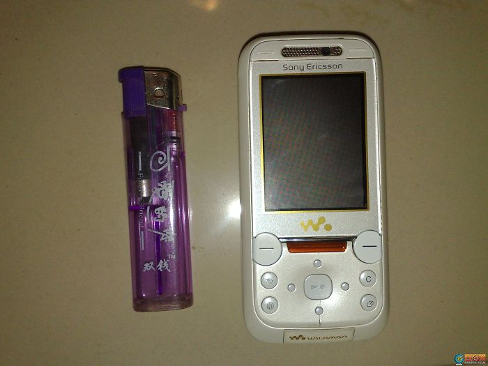  p>作为索爱推出的第一部滑盖walkman手机,w850i无疑是近段时间人们