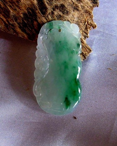  p>金丝种翡翠是 a href="#" data-lemmaid="7823884">色形 /a>大体