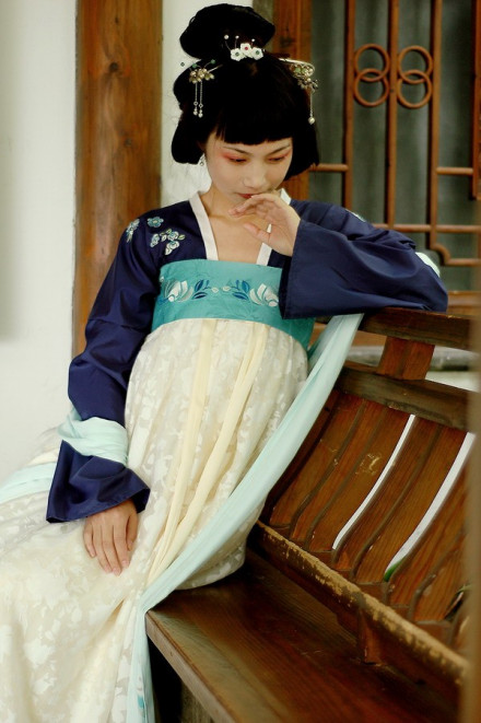 唐装（中国唐朝服饰）_百度百科