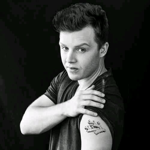  p>诺尔·费舍(noel fisher)1984年03月13日出生于加拿大,不列颠