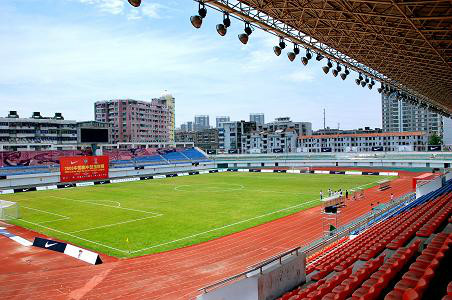 4 high school /i>)简称武汉四中,是湖北省示范学校,湖北省园林式学校