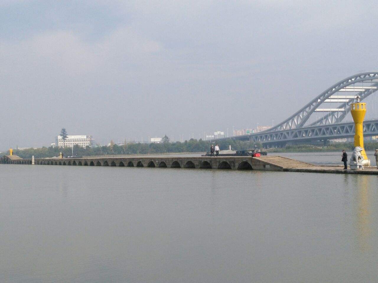 bridge),别名长桥,是中国江苏省苏州市境内的一座桥梁,南北横卧于大