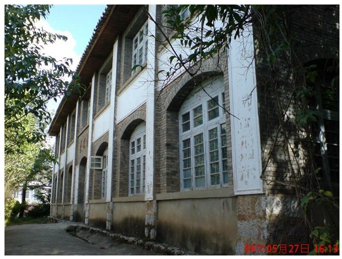  p>通海一中,全称为通海县第一中学,前身为明清时期的秀麓书院和黉门