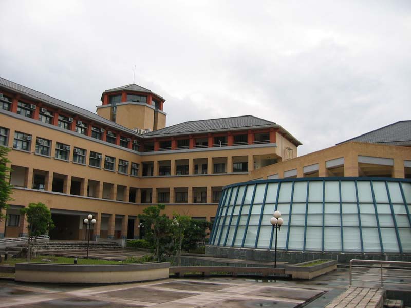  p>台湾"东华大学"(national dong hwa university)创立于1994年,是一