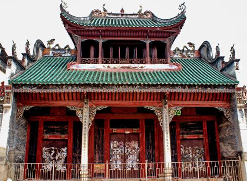  p>湖南会馆与周王庙携手相邻,距桂林市108公里.