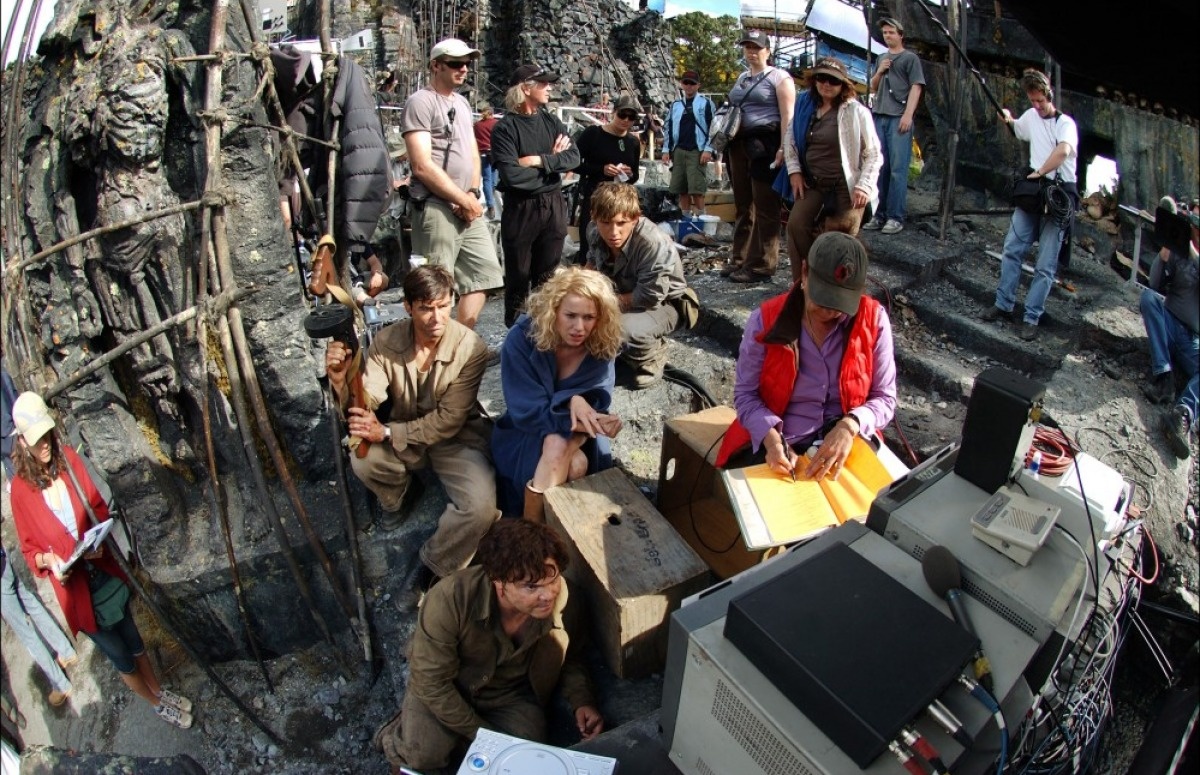  p>《金刚》是2005年上映的一部冒险电影,重拍1933年经典同名电影