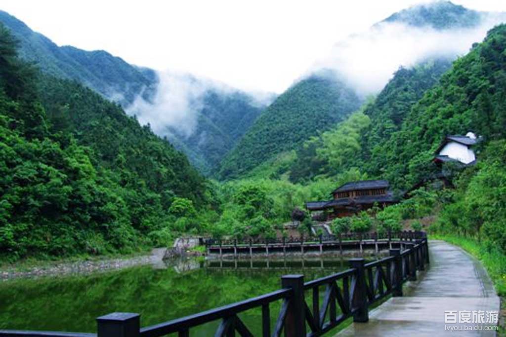  p>千岛湖森林氧吧位于 a target="_blank" href="/item/千岛湖/32892