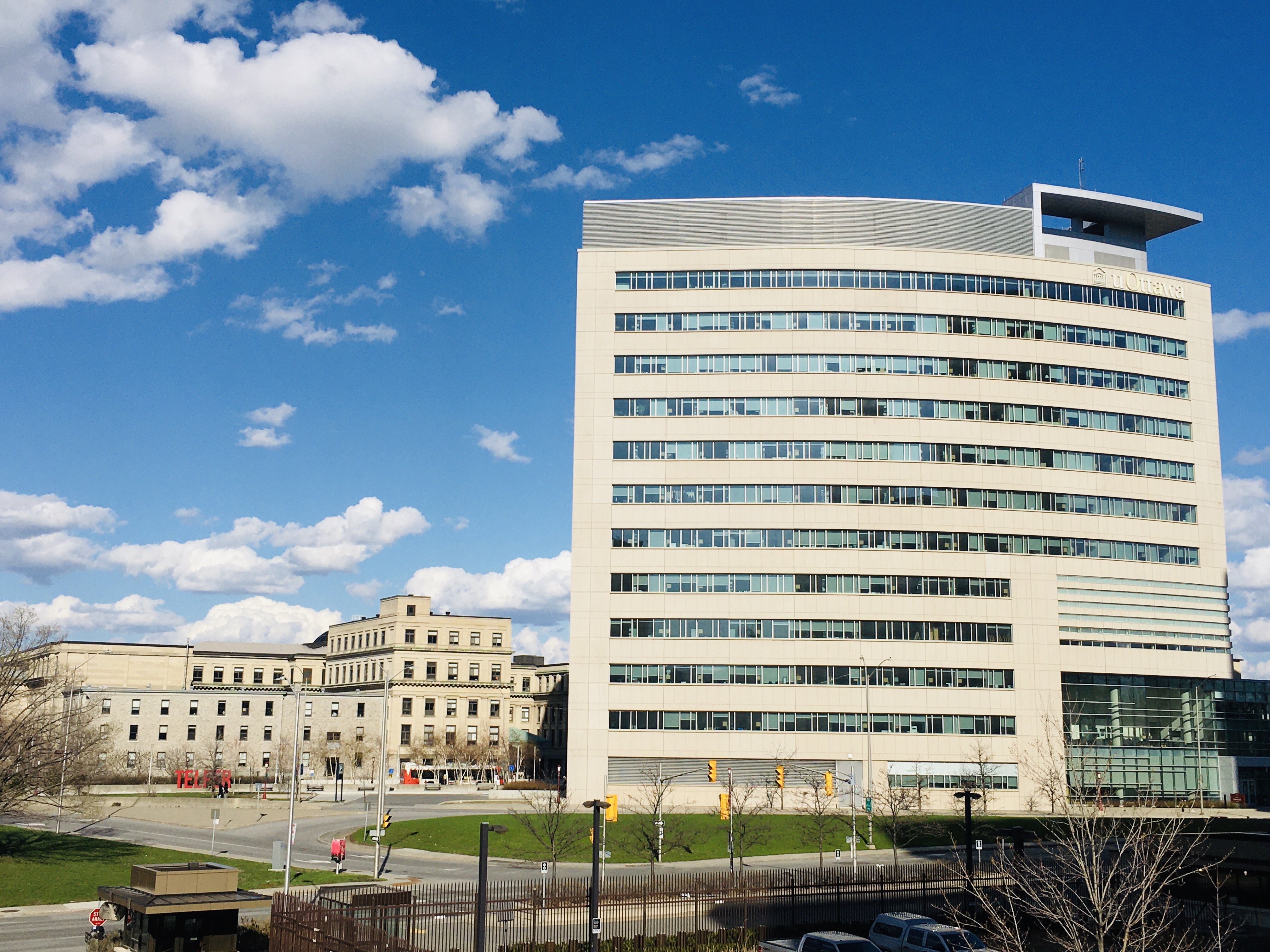  p>渥太华大学(university of ottawa, 法语: université dottawa)