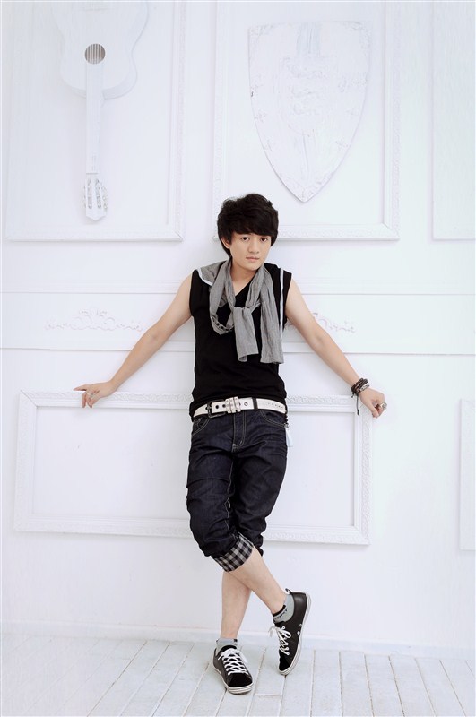  p data-id="gncn7ssqkj">张天龙,中国,汉族,男,武术家, 画家,代表