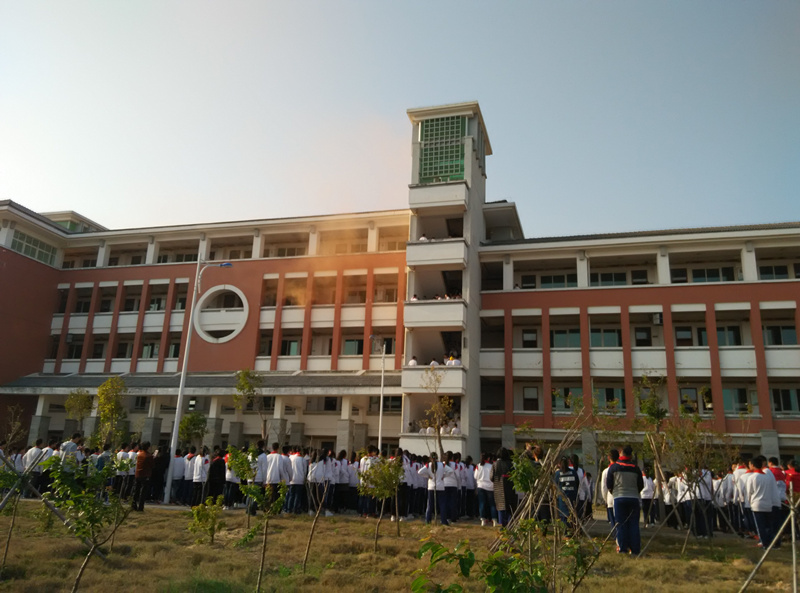  p>莆田市外国语学校(莆田第一中学妈祖城校区)地处妈祖故里港里村,滨