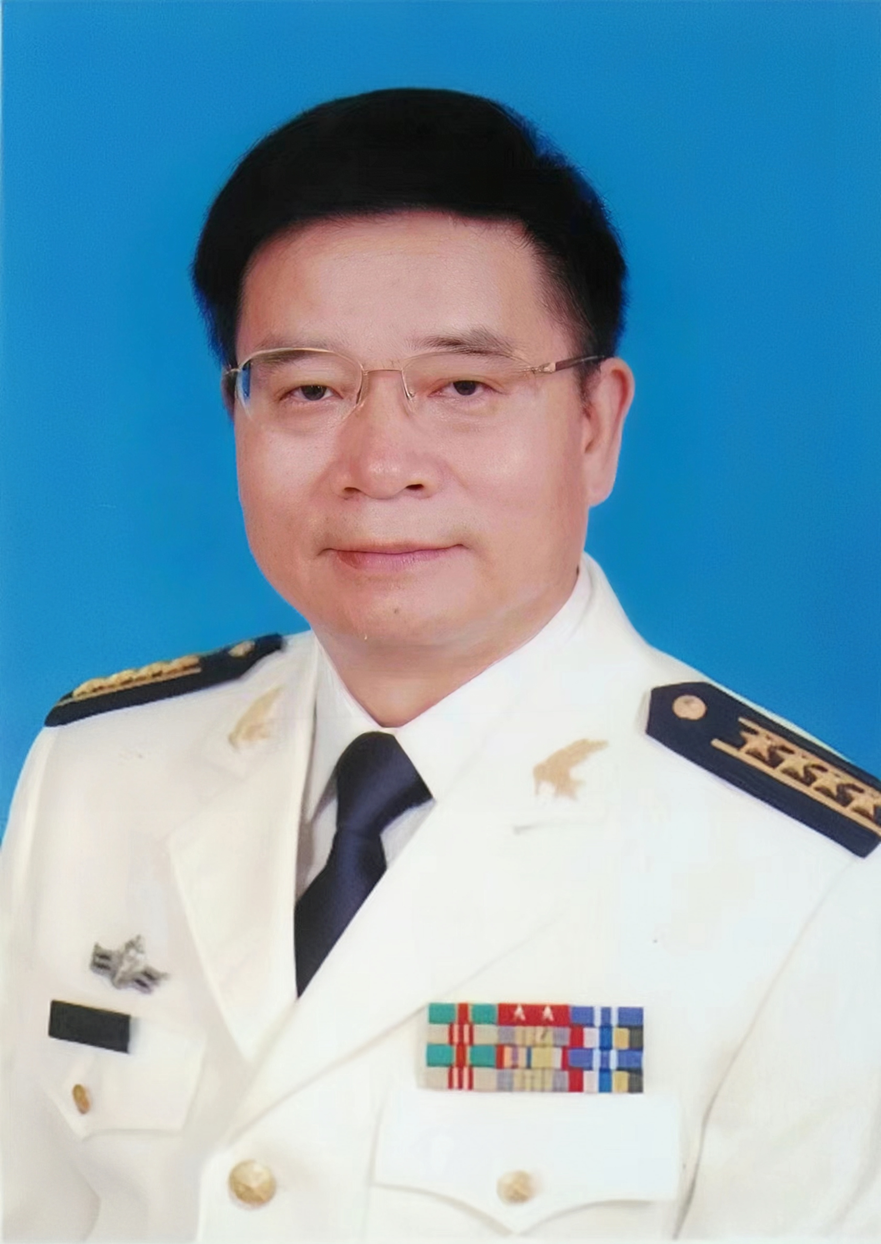 1970年4月入党,四川南江人,曾是海军东海舰队工程指挥部政委(正师职