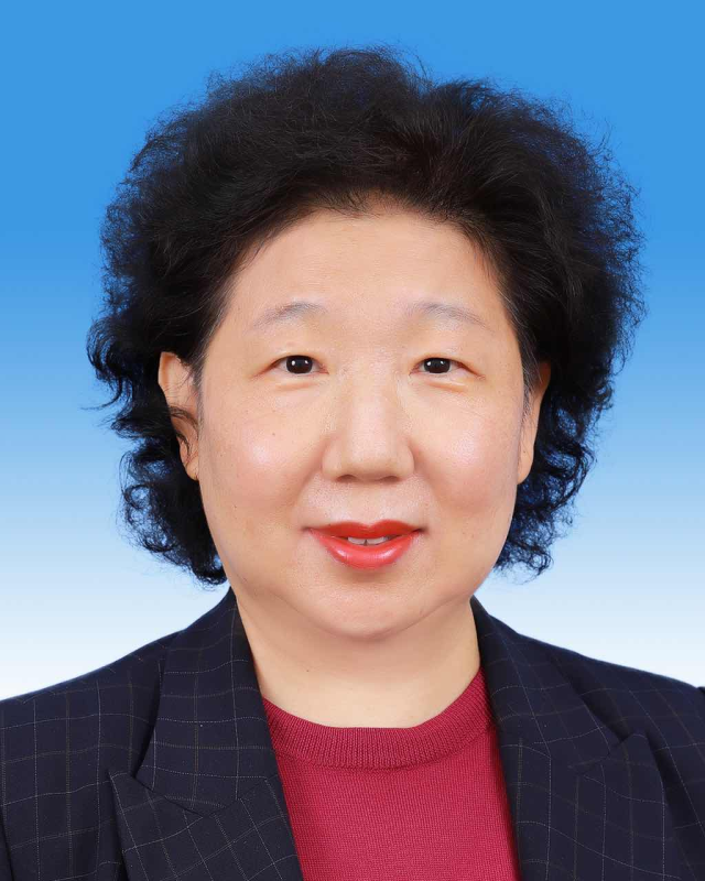  p data-id="gnbl3r18t6">李心,女,汉族,1961