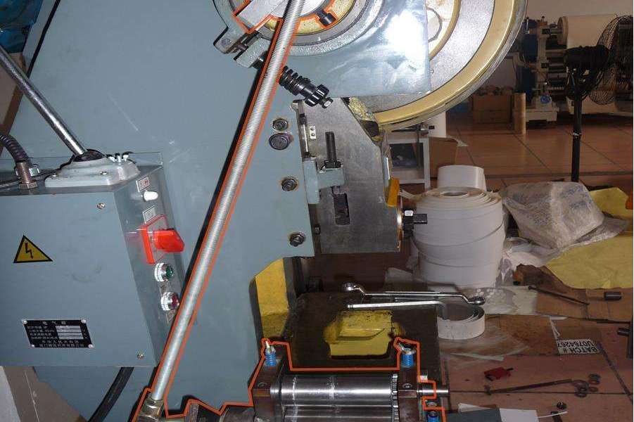 冲床自动送料器