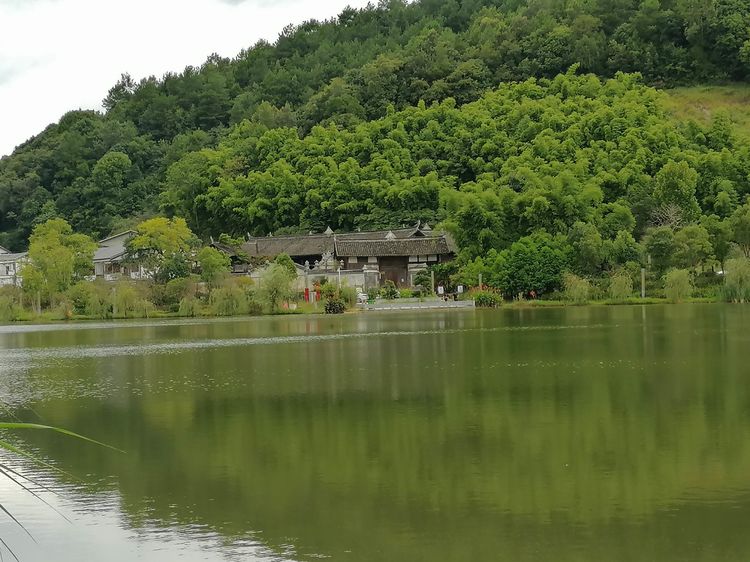  p>虾子镇,贵州省遵义市 a target="_blank" href="/item/红花岗区